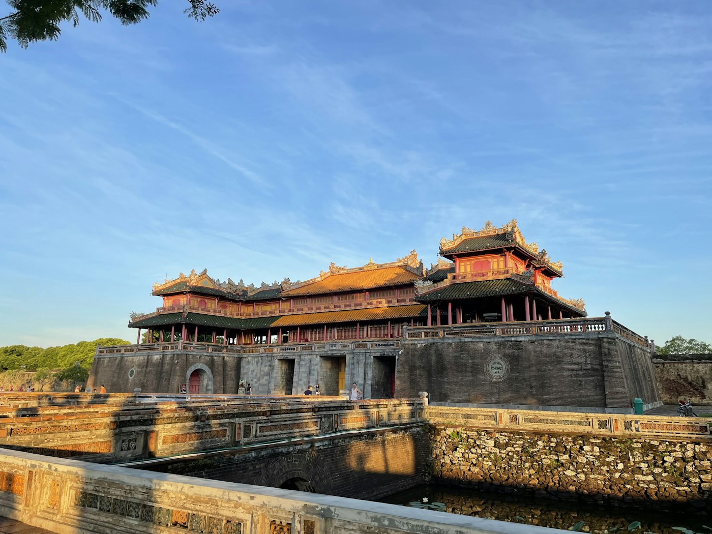 香江與古橋